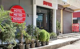 Hotel O Metro Height'S Near Nangloi Railway Metro Station